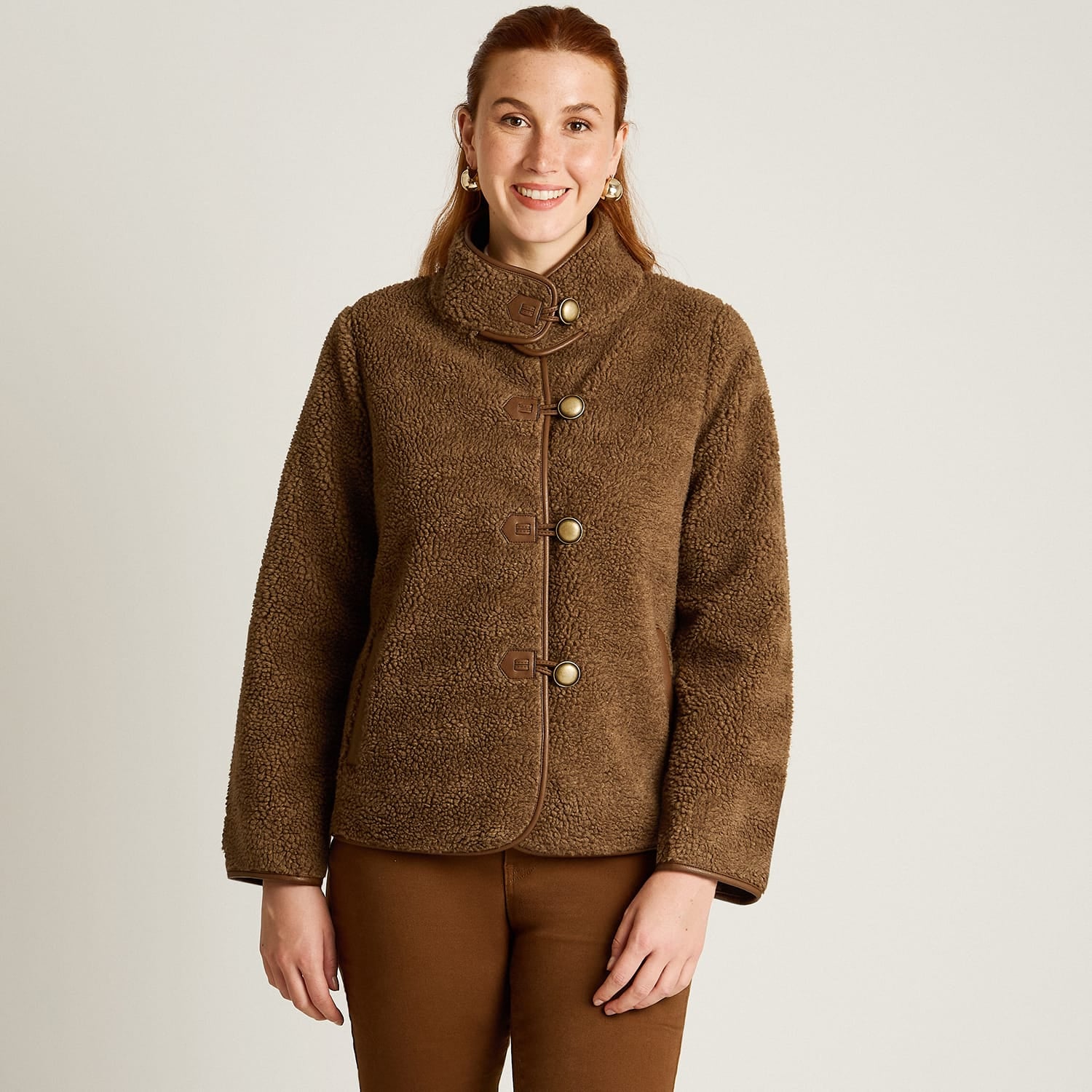 Chaqueta Cafe Manga Larga Elasticidad Nula Con Forro Calce Normal Tela Bonded